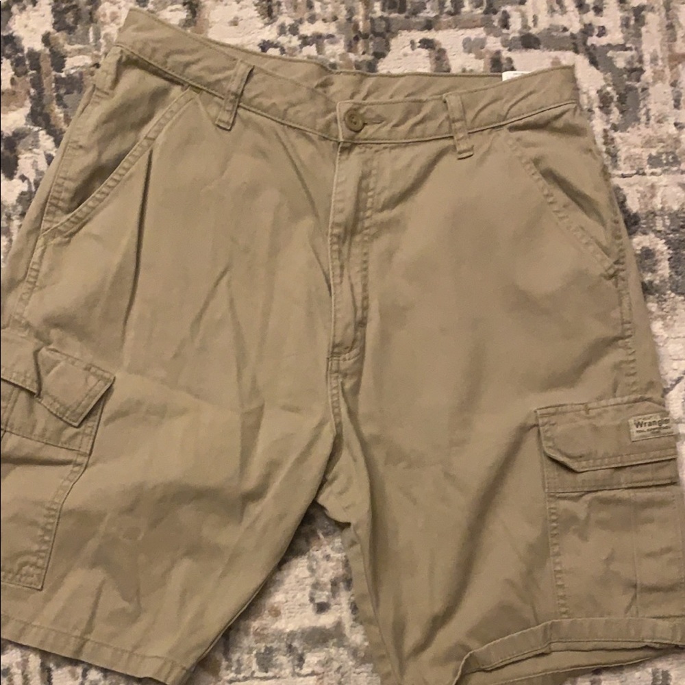 Wrangler Mens Khaki Cargo Shorts, Size: 32 Waist
